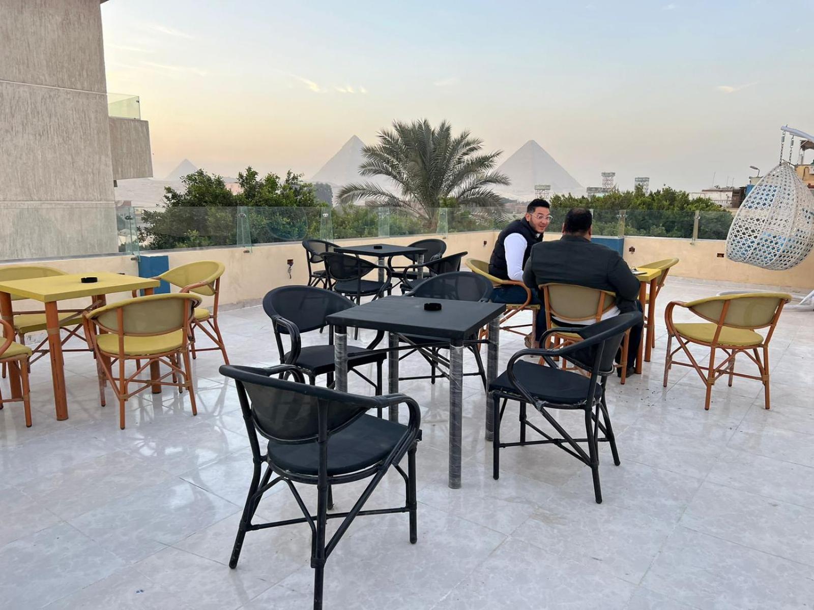 Regent Pyramids View Hotel Kafrat al Jabal Bagian luar foto