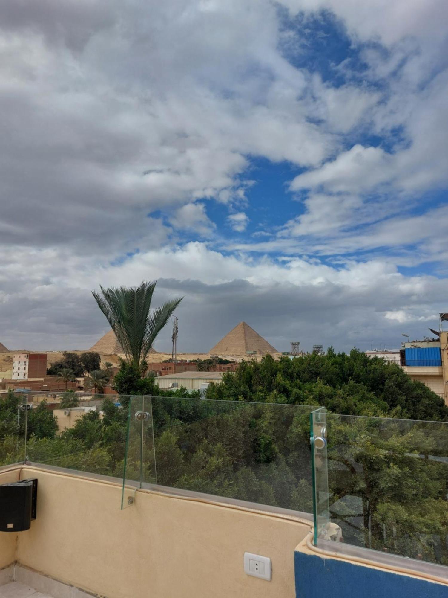 Regent Pyramids View Hotel Kafrat al Jabal Bagian luar foto