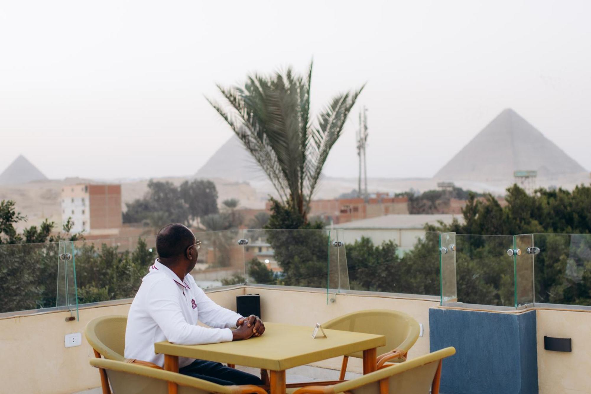 Regent Pyramids View Hotel Kafrat al Jabal Bagian luar foto