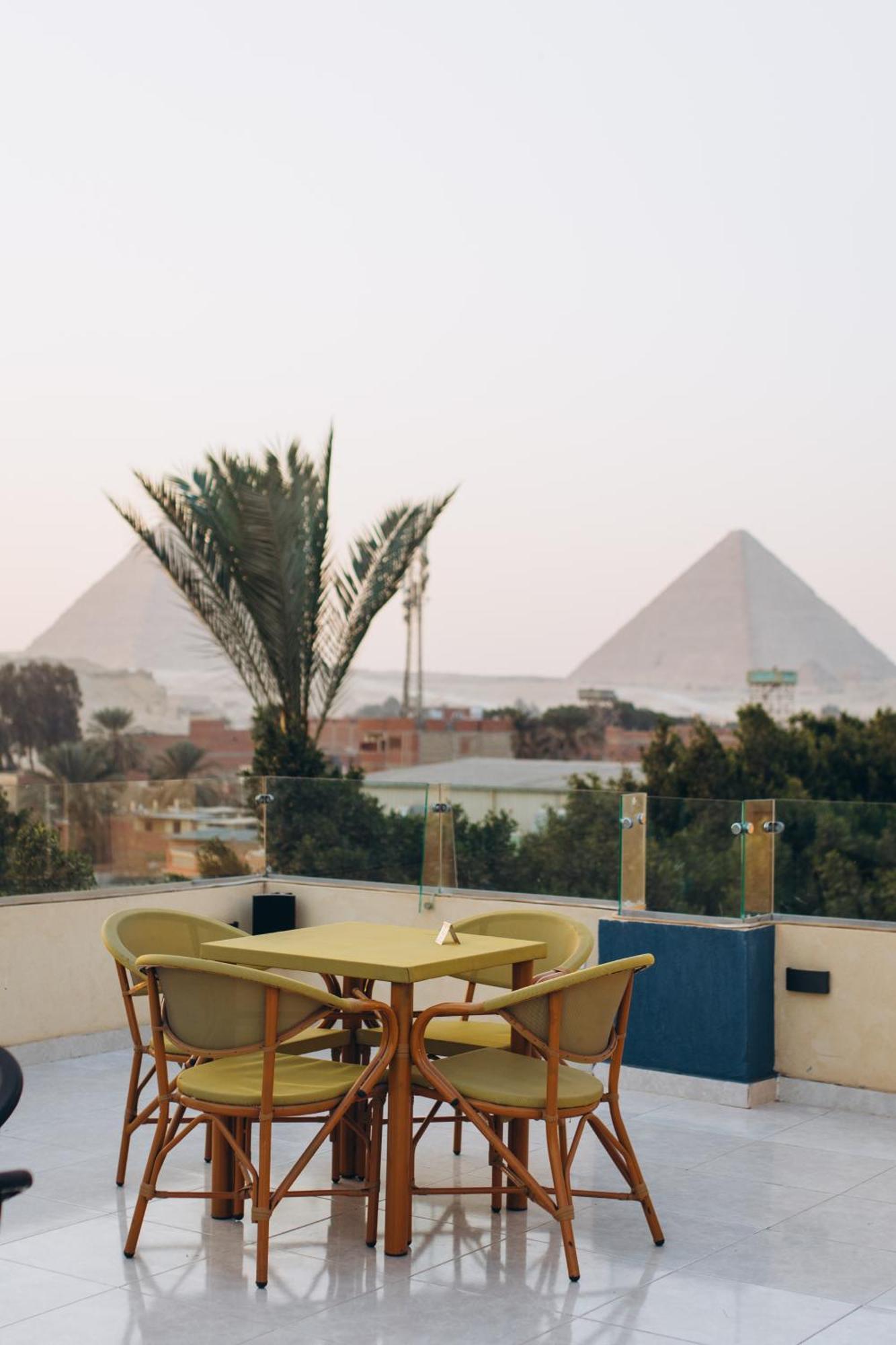 Regent Pyramids View Hotel Kafrat al Jabal Bagian luar foto
