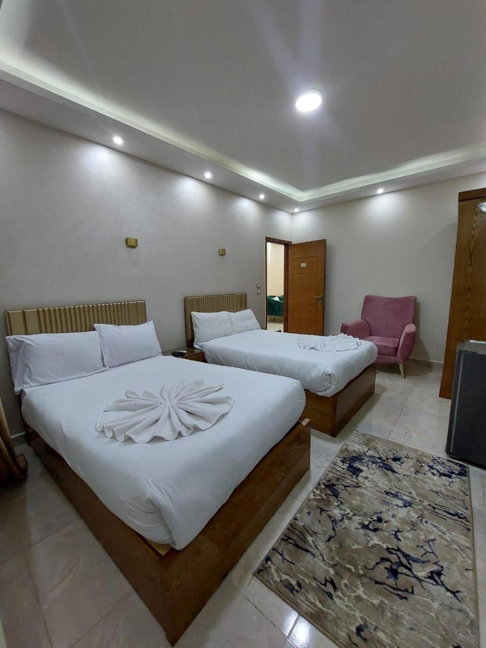 Regent Pyramids View Hotel Kafrat al Jabal Bagian luar foto